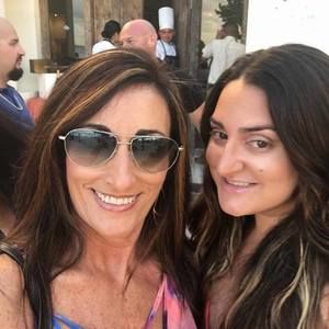 Meet your Posher, Teresa